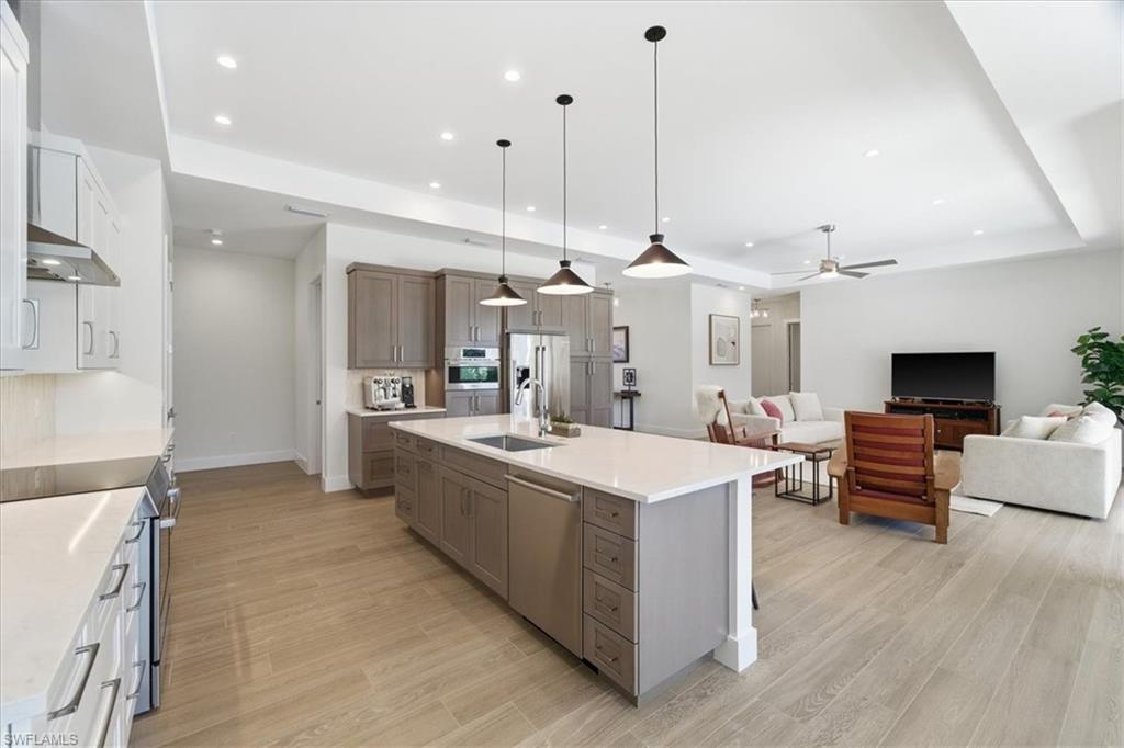 NAPLES PARK - Residential