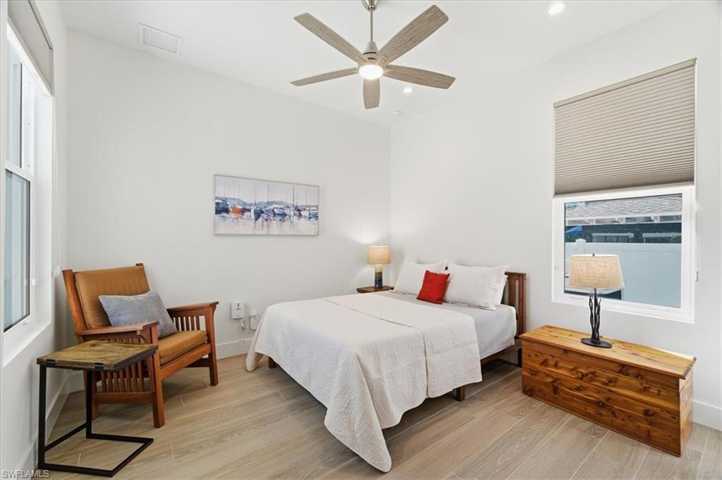 NAPLES PARK - Residential