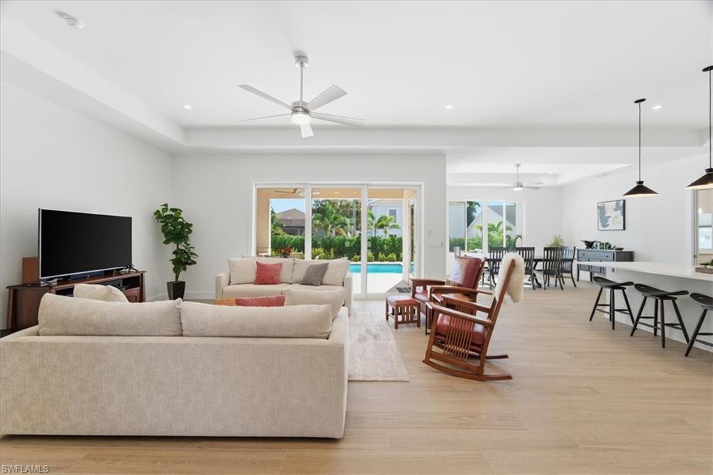 NAPLES PARK - Residential