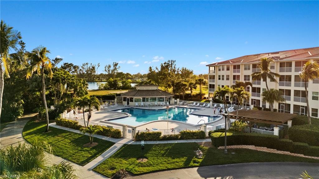 FAIRWAY VILLAS - Residential