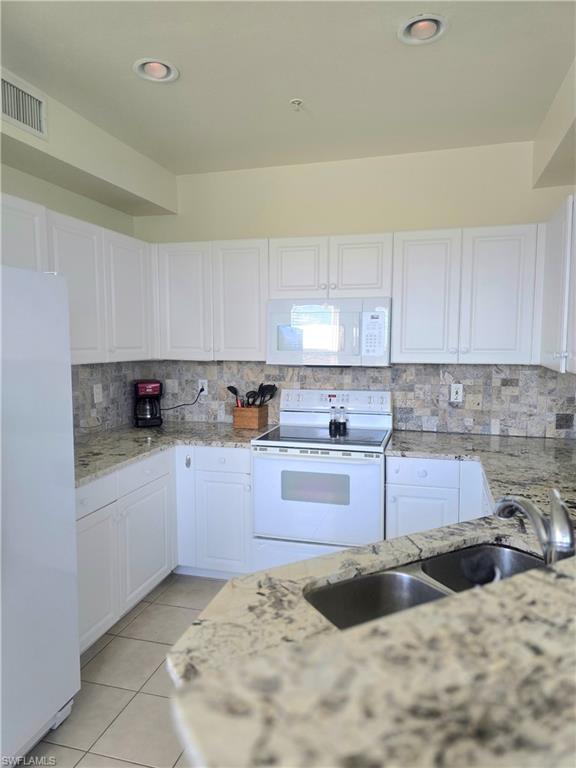 FAIRWAY VILLAS - Residential