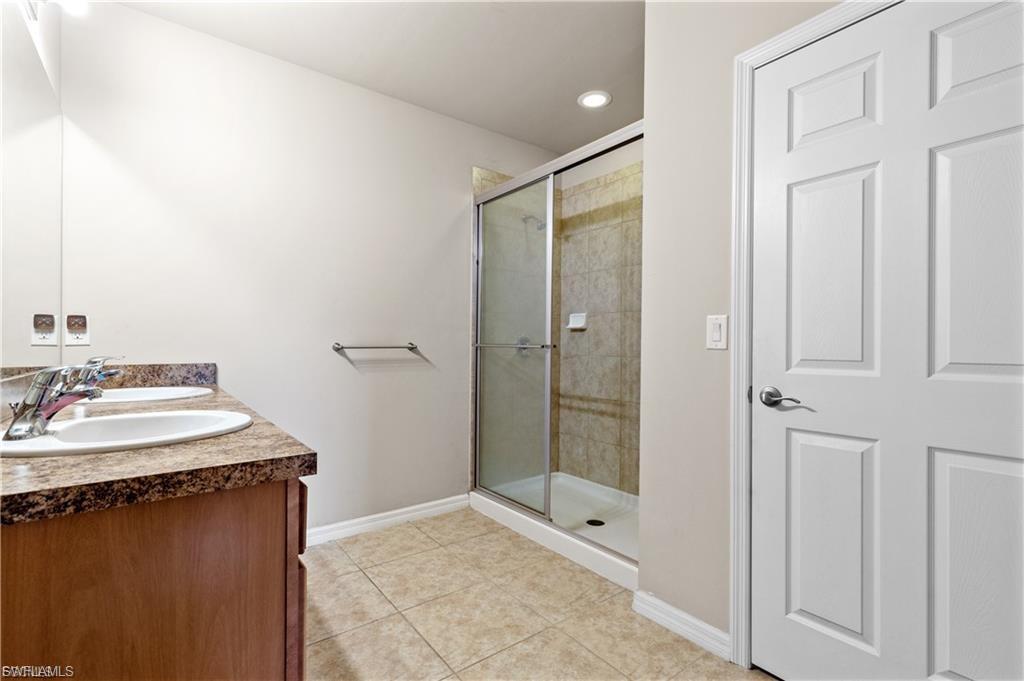 CASCADES - Residential Lease