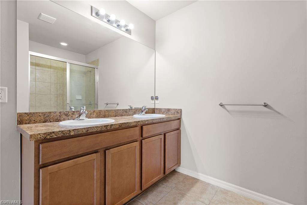 CASCADES - Residential Lease