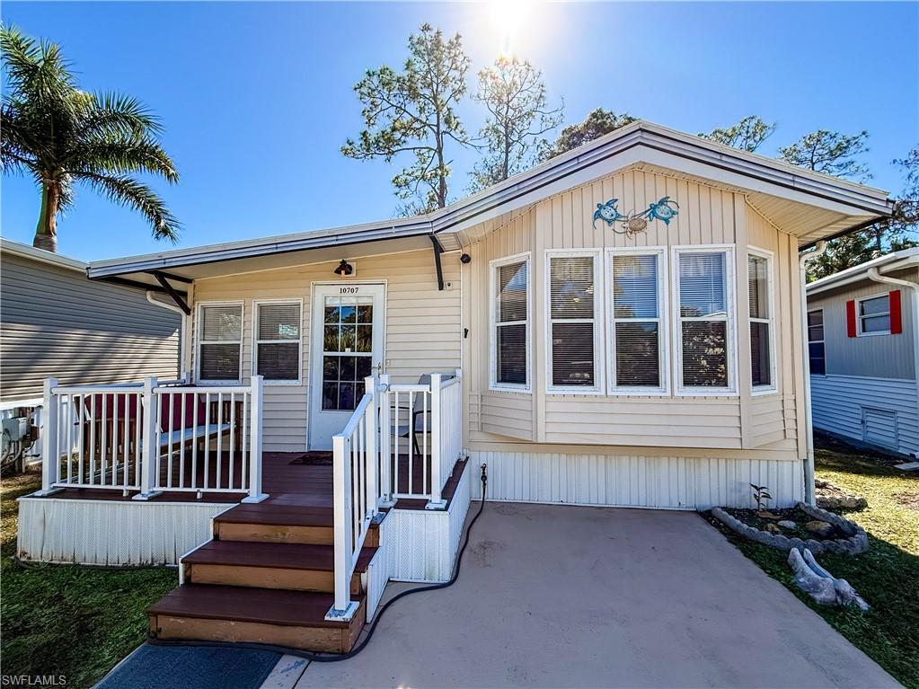 CORKSCREW WOODLANDS - Residential