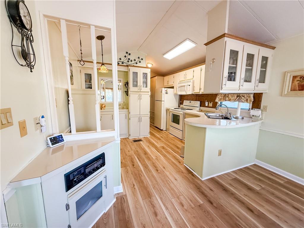 CORKSCREW WOODLANDS - Residential