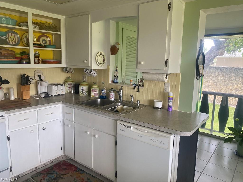 FAIRWAYS CONDO - Residential