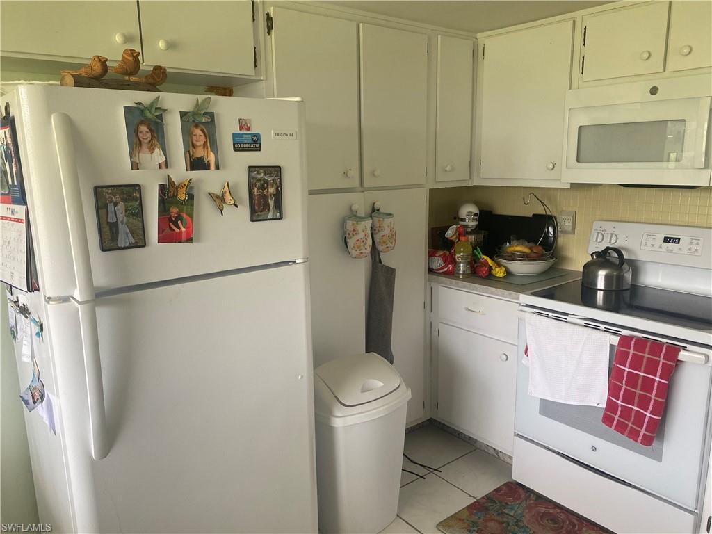 FAIRWAYS CONDO - Residential