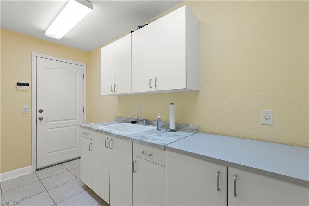 LAS LOMAS - Residential