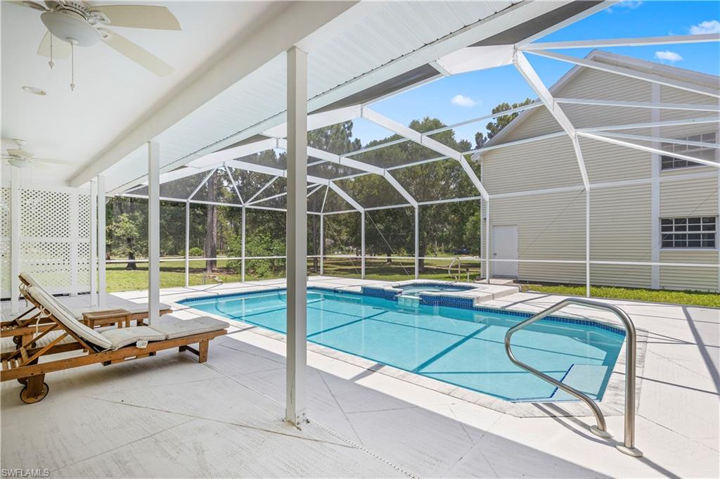 LAS LOMAS - Residential