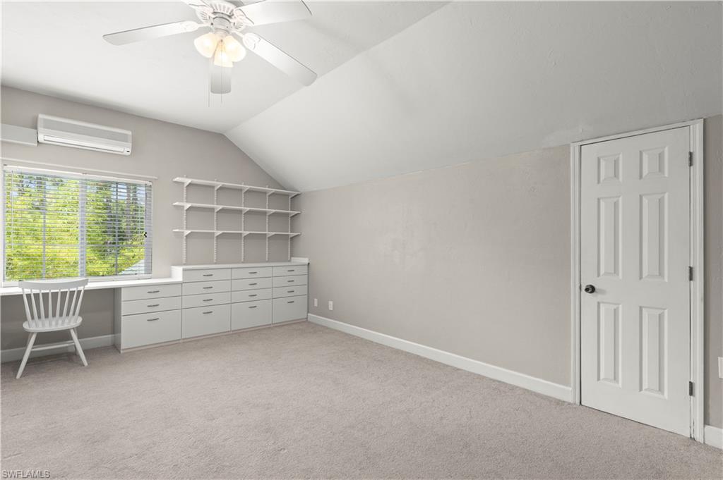 LAS LOMAS - Residential