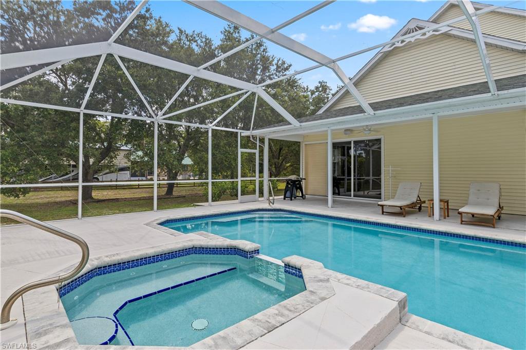 LAS LOMAS - Residential