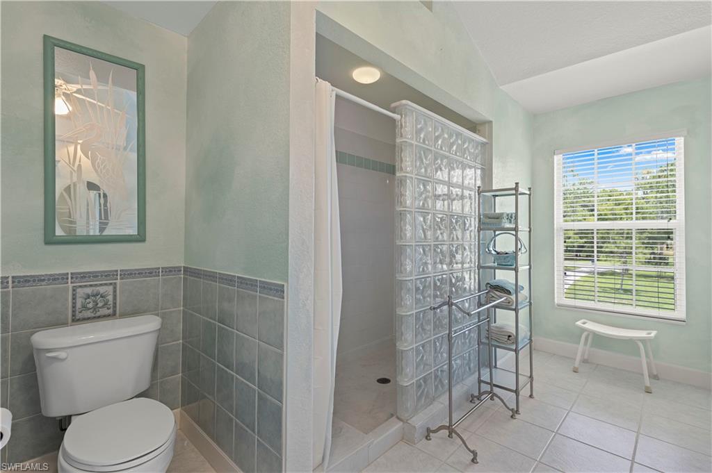 LAS LOMAS - Residential