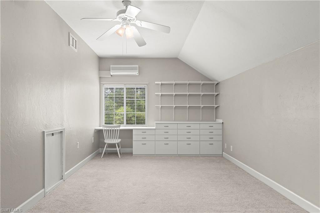 LAS LOMAS - Residential