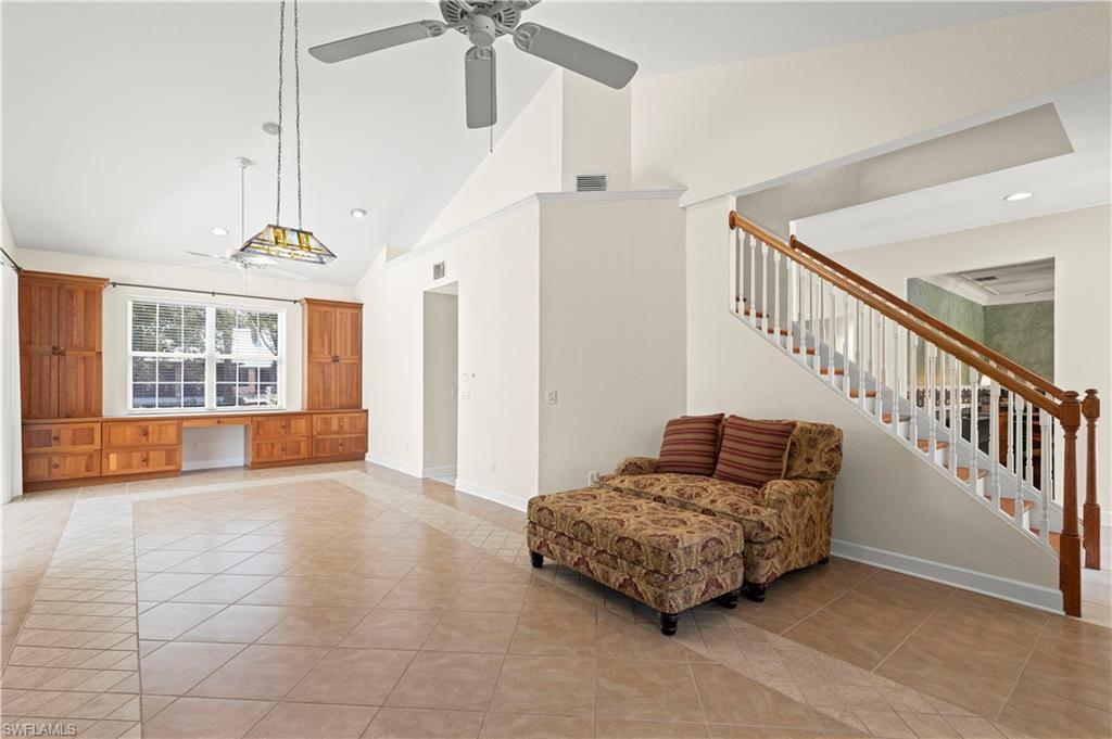 LAS LOMAS - Residential