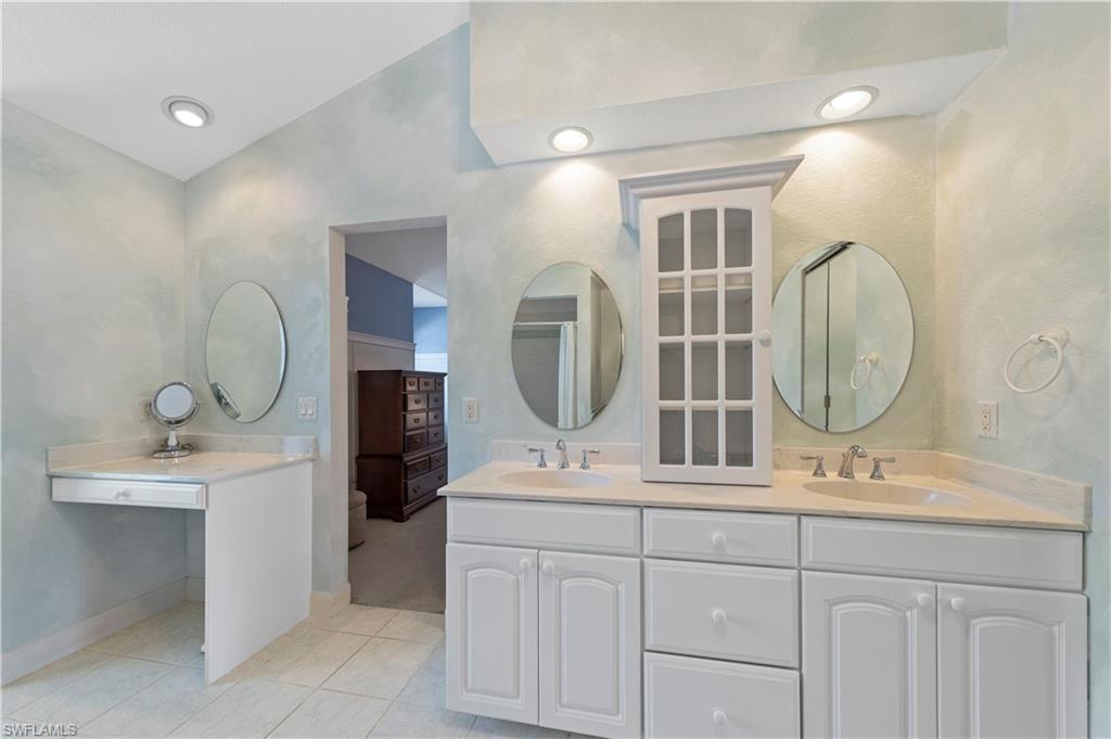 LAS LOMAS - Residential