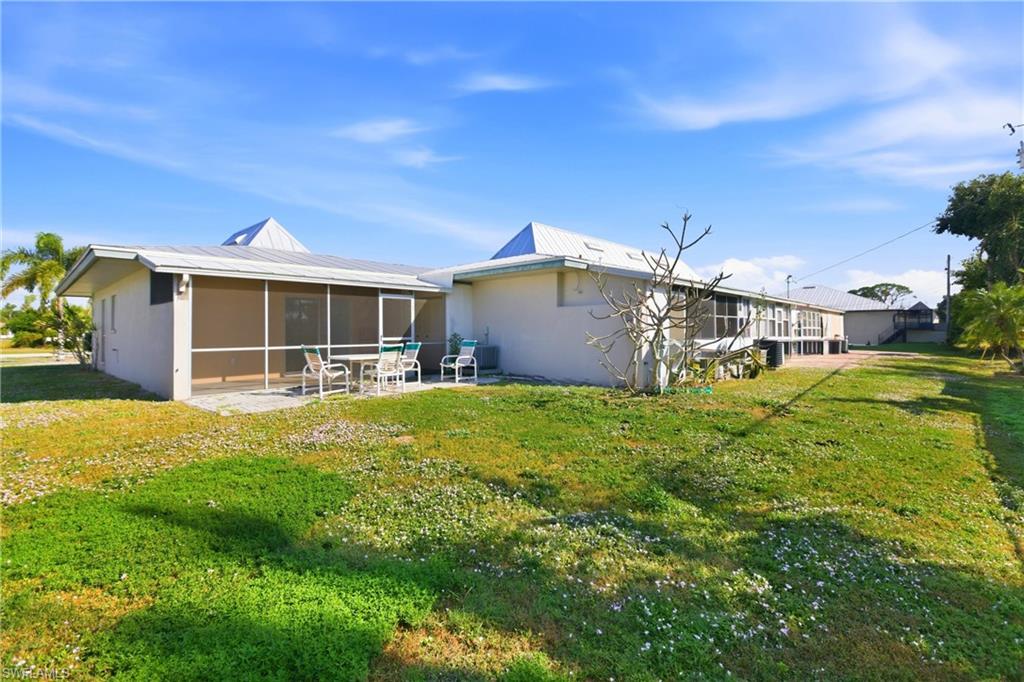 CHARLOTTE SHORES CONDOMINIUM - Residential