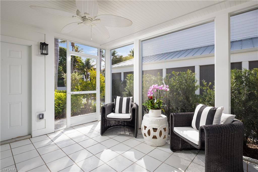 PALM COURT - Residential