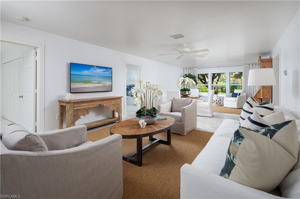 PALM COURT - Residential