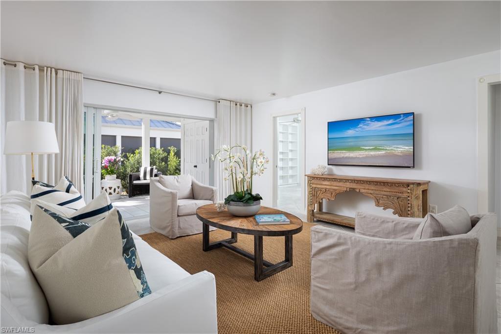 PALM COURT - Residential