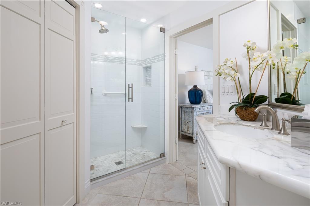 PALM COURT - Residential