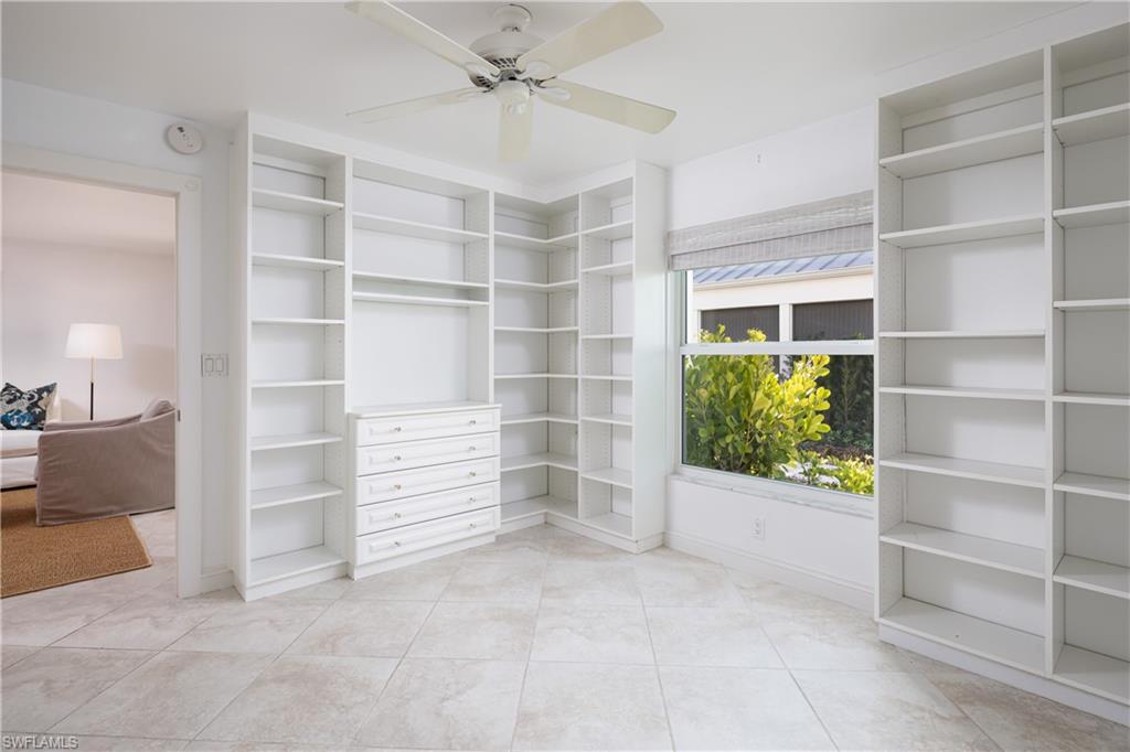 PALM COURT - Residential