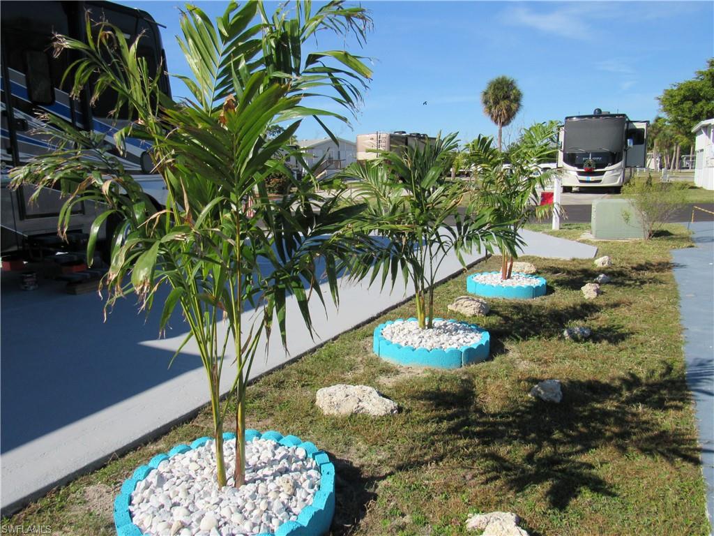 PALMETTO PALMS R V - Land