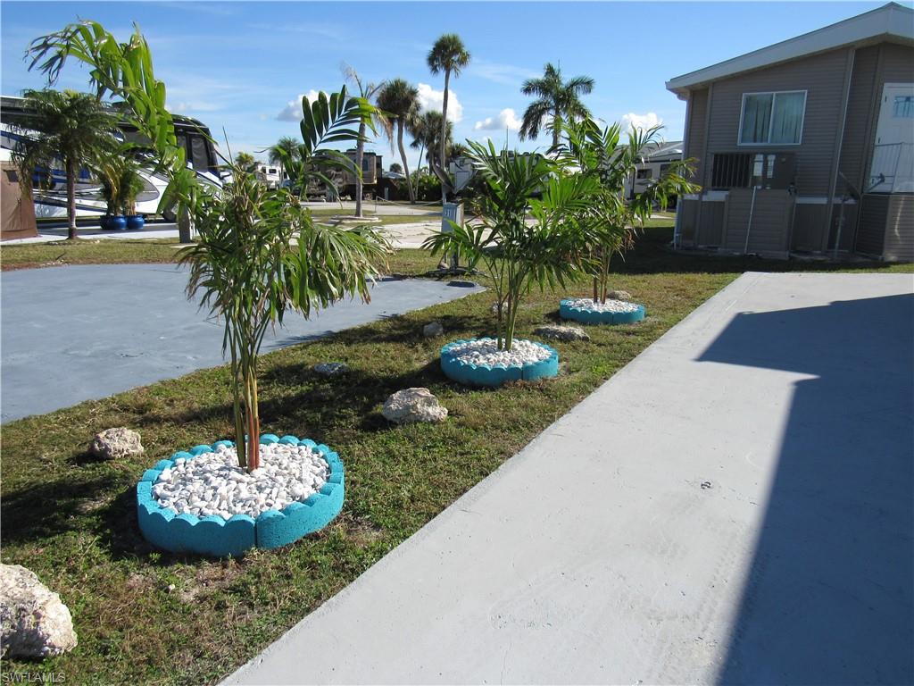 PALMETTO PALMS R V - Land