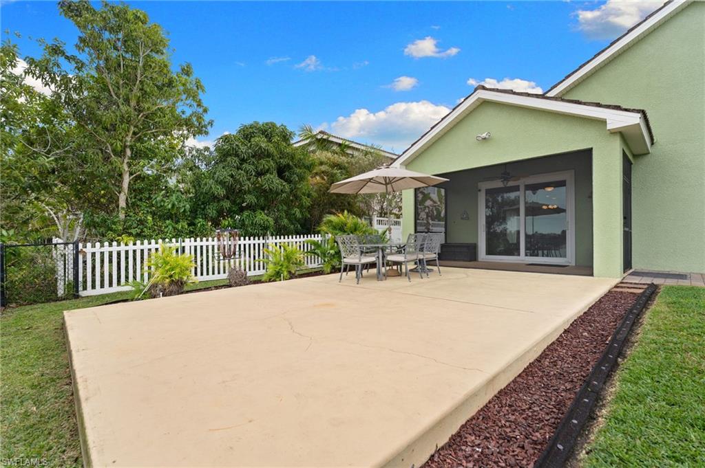 VALENCIA LAKES - Residential