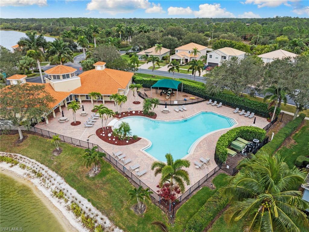 VALENCIA LAKES - Residential