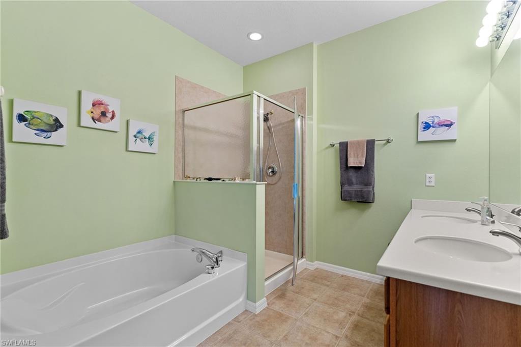 VALENCIA LAKES - Residential