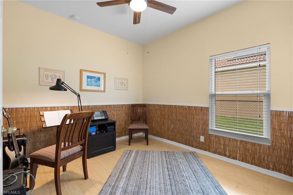 VALENCIA LAKES - Residential