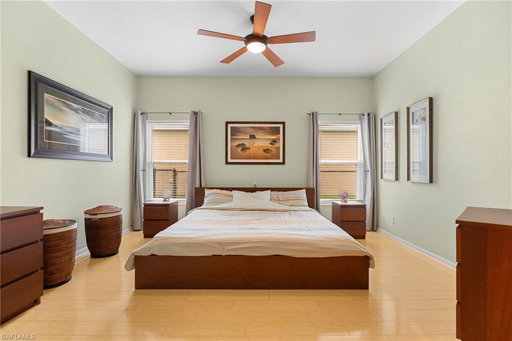 VALENCIA LAKES - Residential