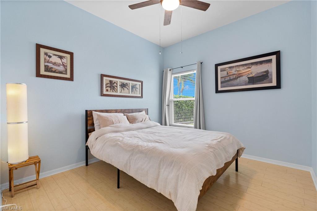 VALENCIA LAKES - Residential