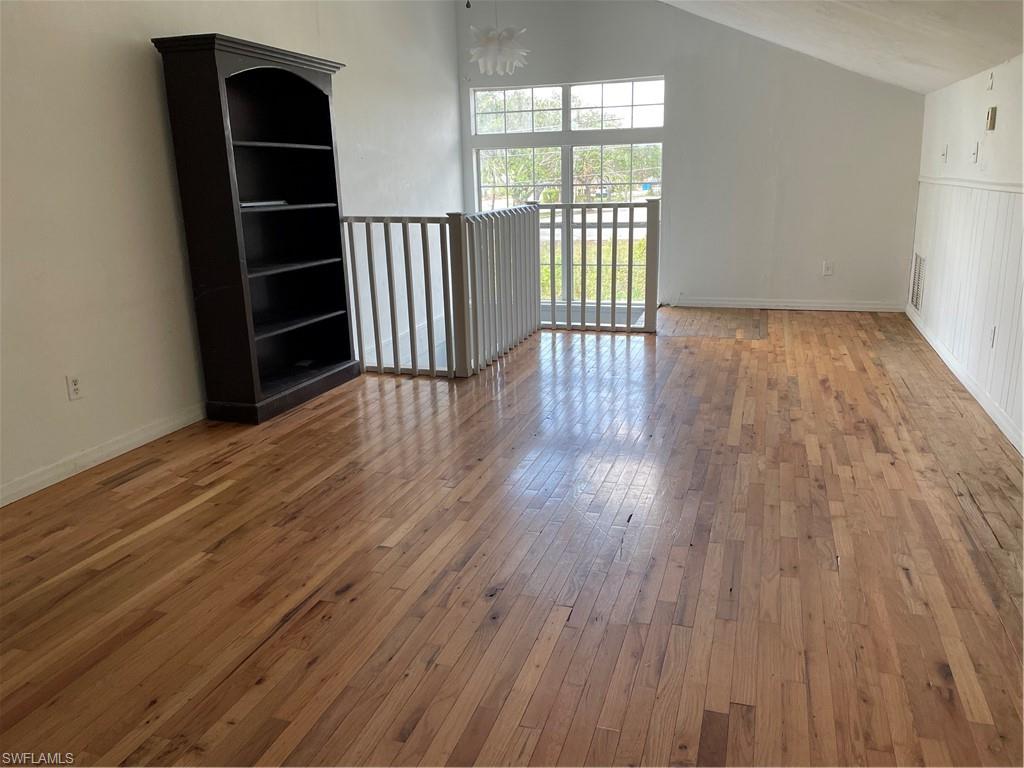 SAN CARLOS PARK - Residential