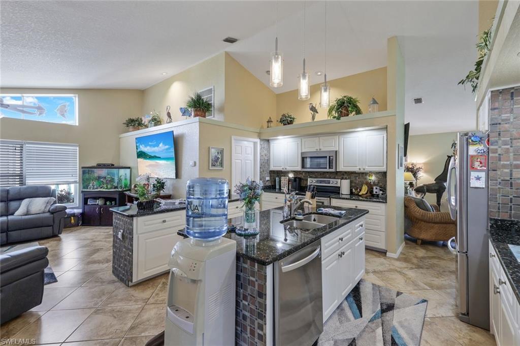 FAIRWAY ISLES - Residential