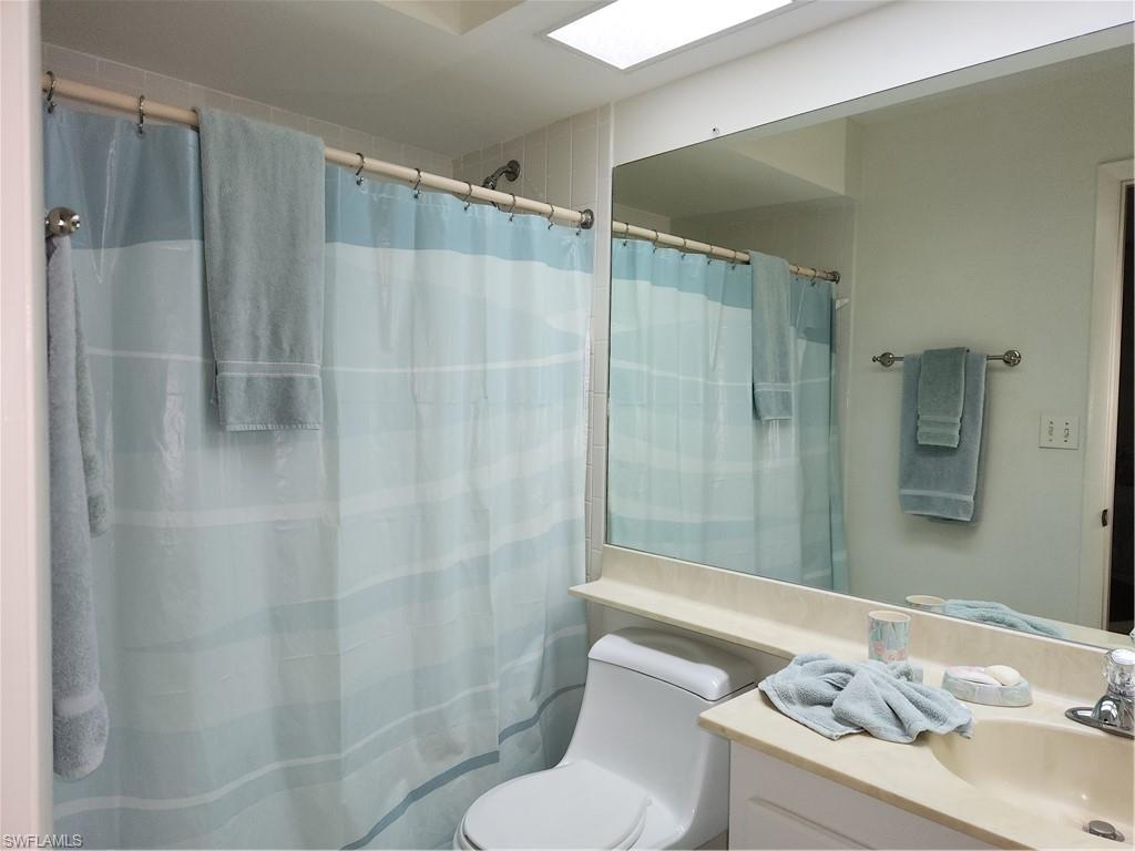 WORLD TENNIS CENTER II - Residential Lease