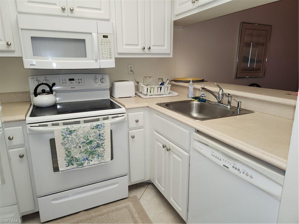 WORLD TENNIS CENTER II - Residential Lease