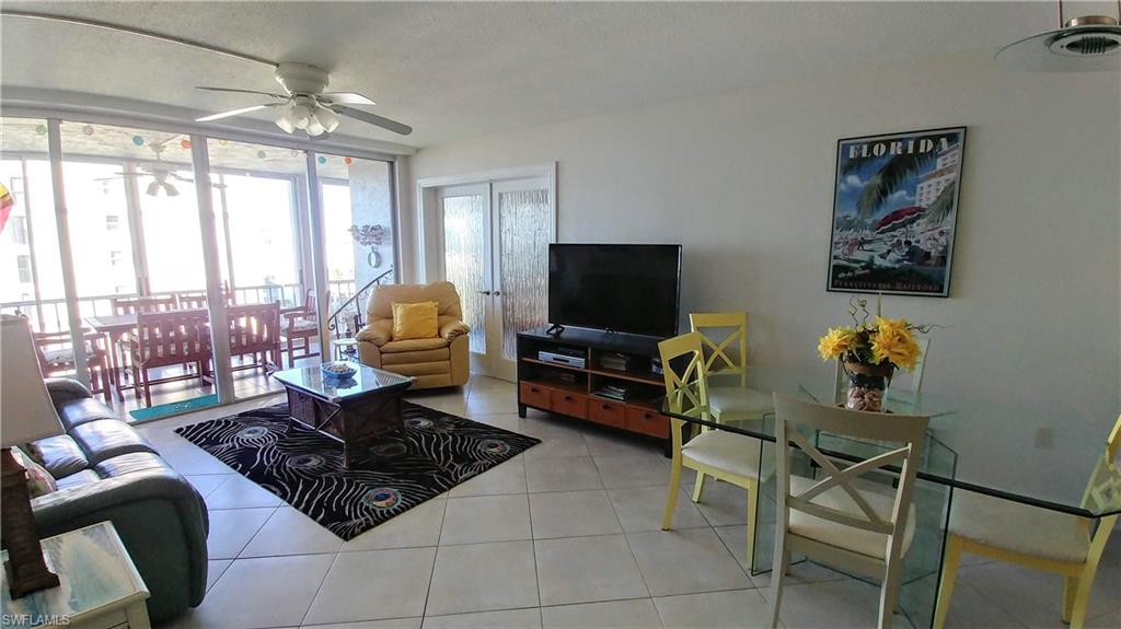 CRECIENTE CONDO NORTH - Residential