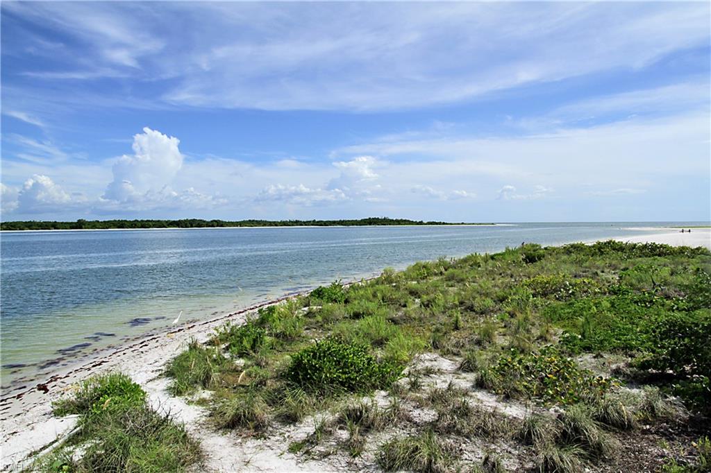 CRECIENTE CONDO NORTH - Residential