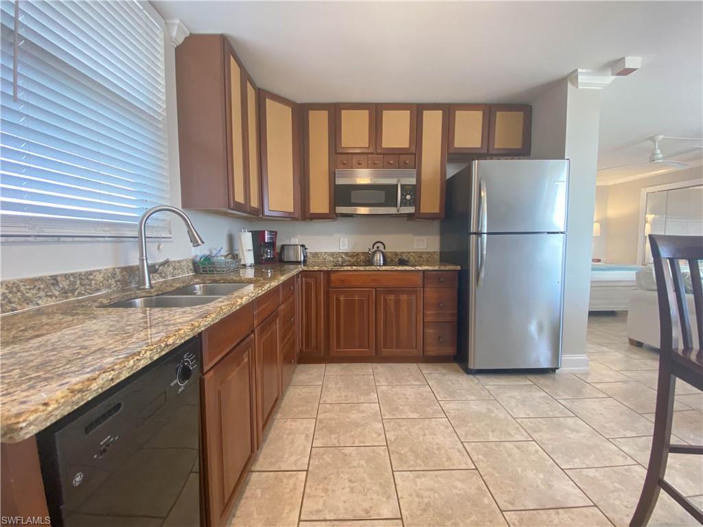 BEACH AND TENNIS CLUB - Residential