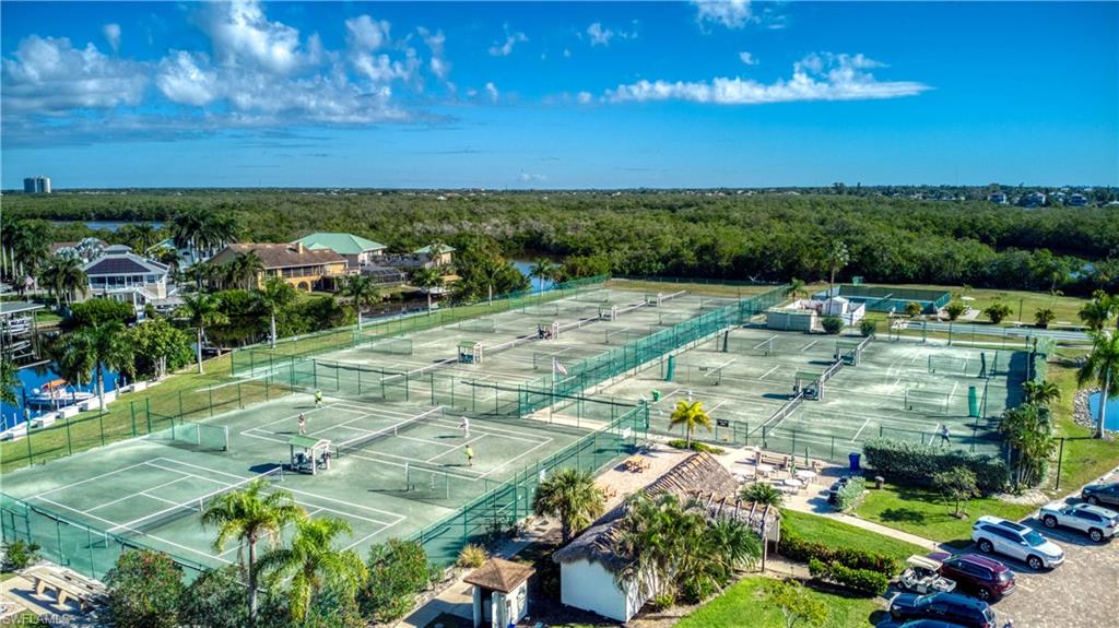 BEACH AND TENNIS CLUB - Residential