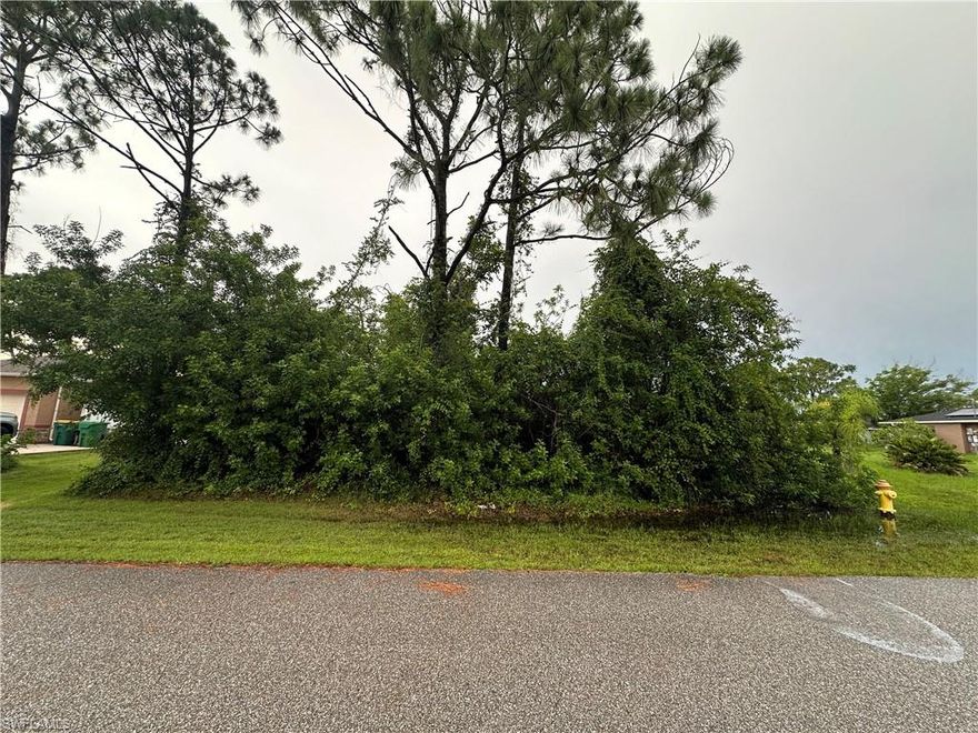 This beautiful vacant lot is located in Gulf Cove, a charming waterfront community surrounded by newer homes. Close to the Myakka River, the prestine beaches of the golf and it's surrounding islands. Whether you're ready to build your dream home now or prefer to hold onto it as an investment for the future, this property is a smart choice!