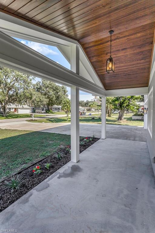 FORT MYERS SHORES - Residential