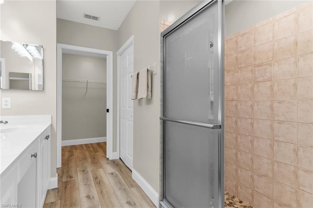 HAWK'S NEST - Residential