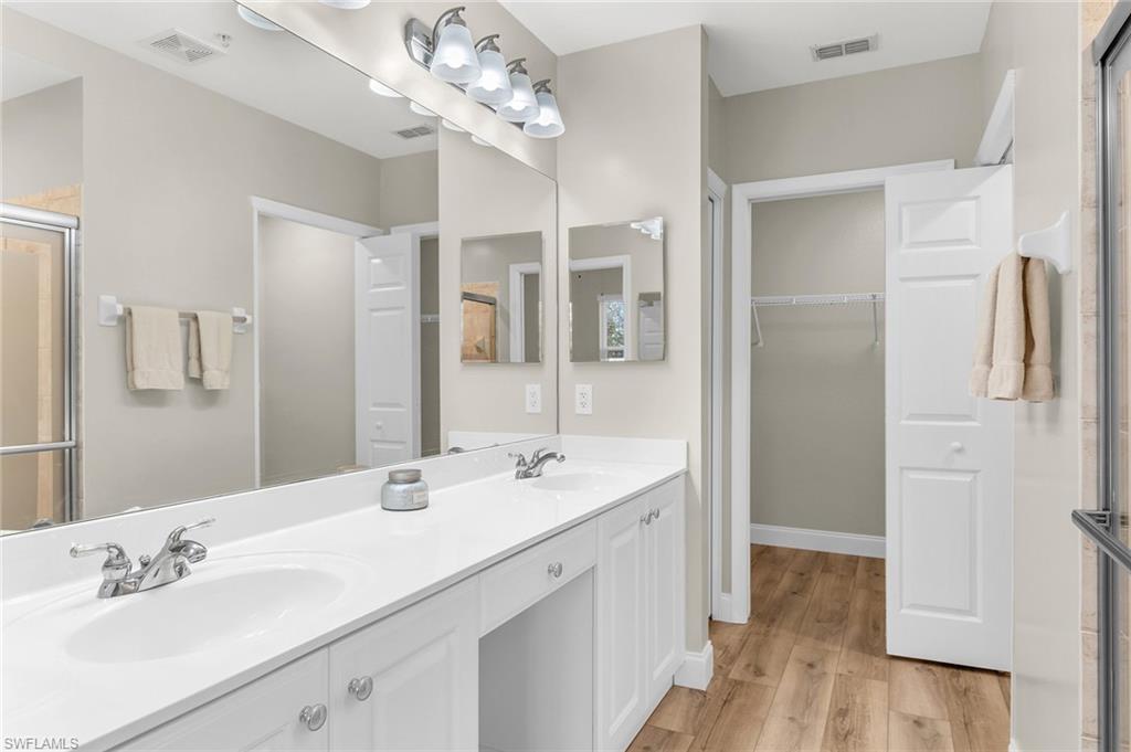 HAWK'S NEST - Residential