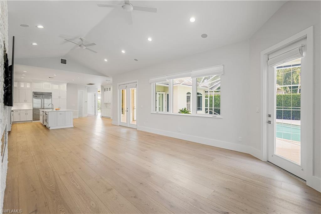 MOORINGS - Residential