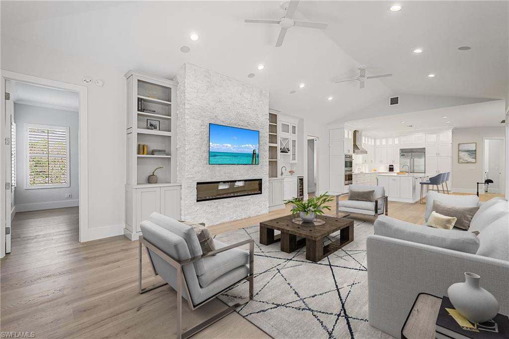 MOORINGS - Residential