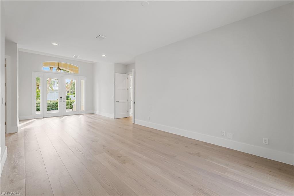 MOORINGS - Residential