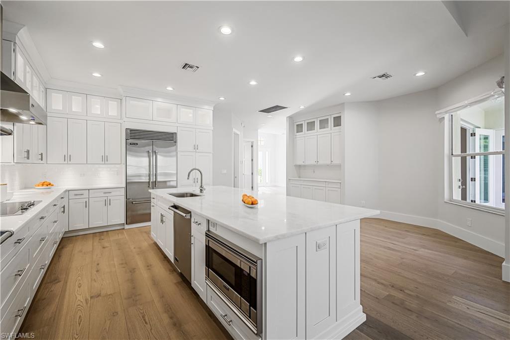 MOORINGS - Residential