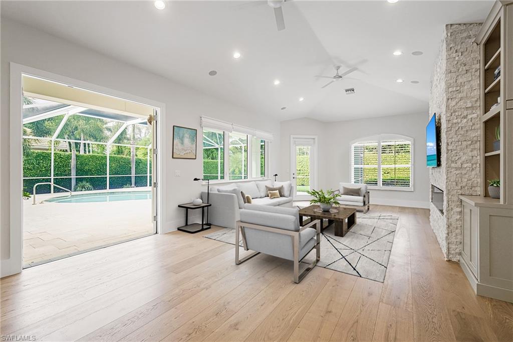 MOORINGS - Residential